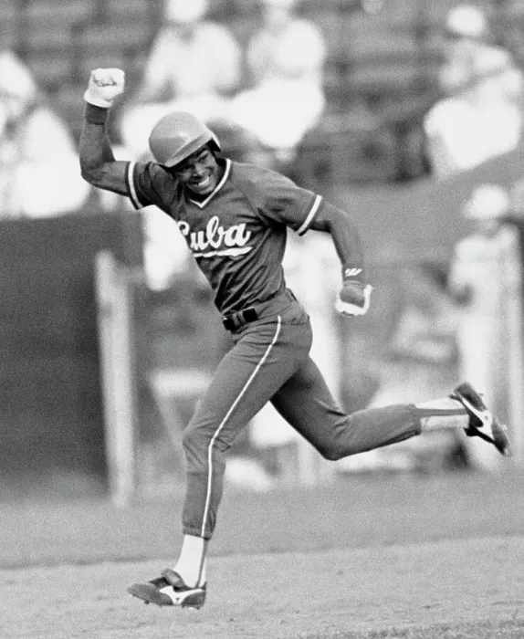 Framed Print : Antonio Pacheco Hit 9th Inning - Pan American Games Framed Print : Antonio Pacheco Hit 9th Inning - Pan American Games