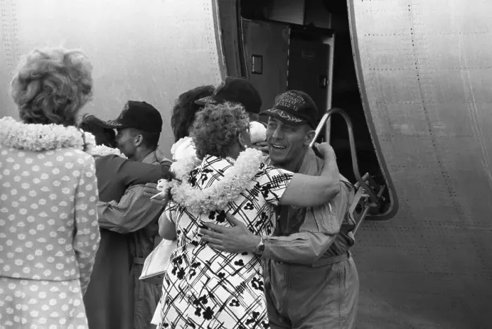 Framed Print : Apollo 13 astronauts receive warm welcomes from their families as they arrive in Honolulu Framed Print : Apollo 13 astronauts receive warm welcomes from their families as they arrive in Honolulu