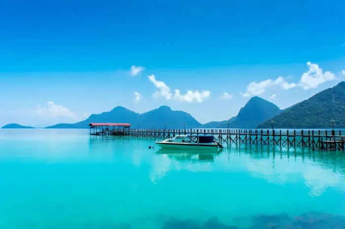 Framed Print : Aqua Waters of Bohey Dulang Lagoon