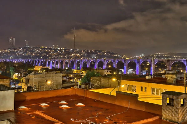 The aqueduct of the city of Queretaro, Mexico at night