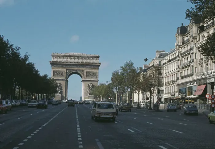 Framed Print : Arc De Triomphe Framed Print : Arc De Triomphe