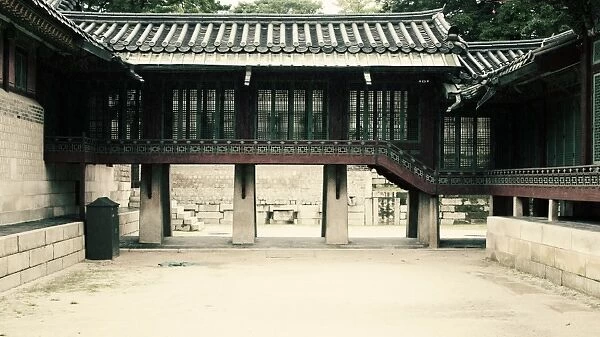 Arcaded passage in the courtyard of Daejojeon