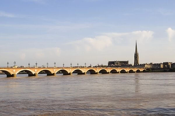 Arch bridge across a river, Pont De Pierre, St. Michel Basilica, Garonne River, Bordeaux, Aquitaine, France