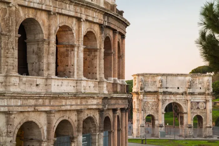 Framed Print : The Arch of Constantine and Colosseum at sunrise in Rome, Italy Framed Print : The Arch of Constantine and Colosseum at sunrise in Rome, Italy