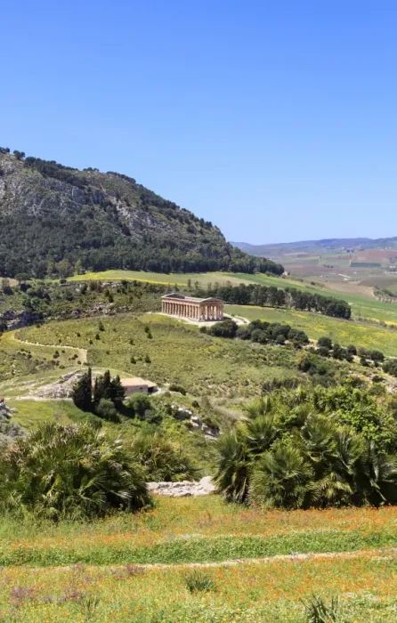 Framed Print : Archaeological Park of Segesta, general view Framed Print : Archaeological Park of Segesta, general view