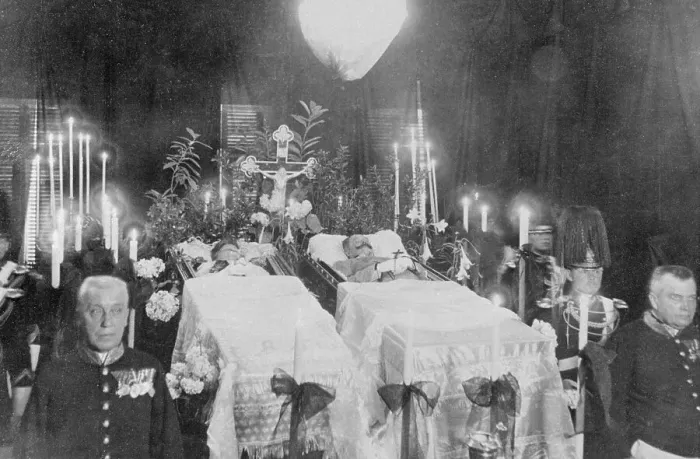 Framed Print : Archduke Ferdinand and Duchess Sophie Lying in State Framed Print : Archduke Ferdinand and Duchess Sophie Lying in State