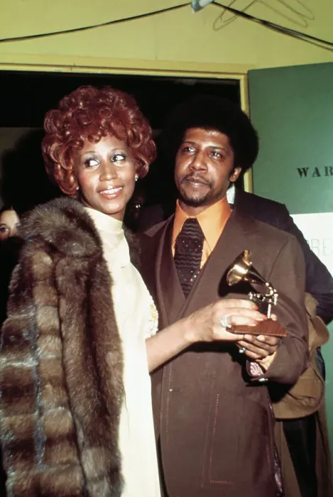 Framed Print : Aretha Franklin Standing with Her Brother Framed Print : Aretha Franklin Standing with Her Brother
