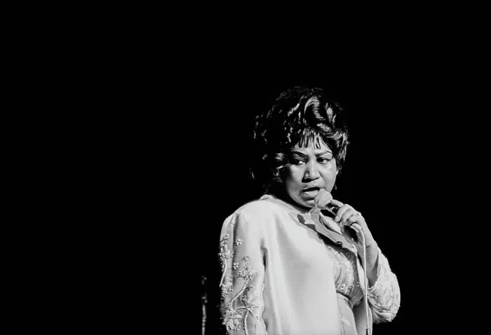 Framed Print : Aretha Franklin with The Sweet Inspirations, Live at The Philharmonic Hall Framed Print : Aretha Franklin with The Sweet Inspirations, Live at The Philharmonic Hall