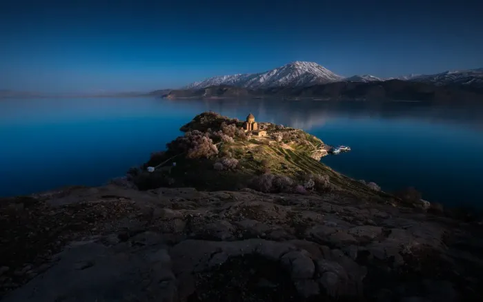 Framed Print : Armanian church on Akdamar island Framed Print : Armanian church on Akdamar island