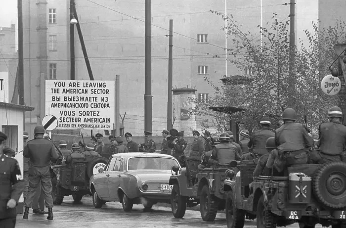 Framed Print : Armed Entrance to East Berlin
