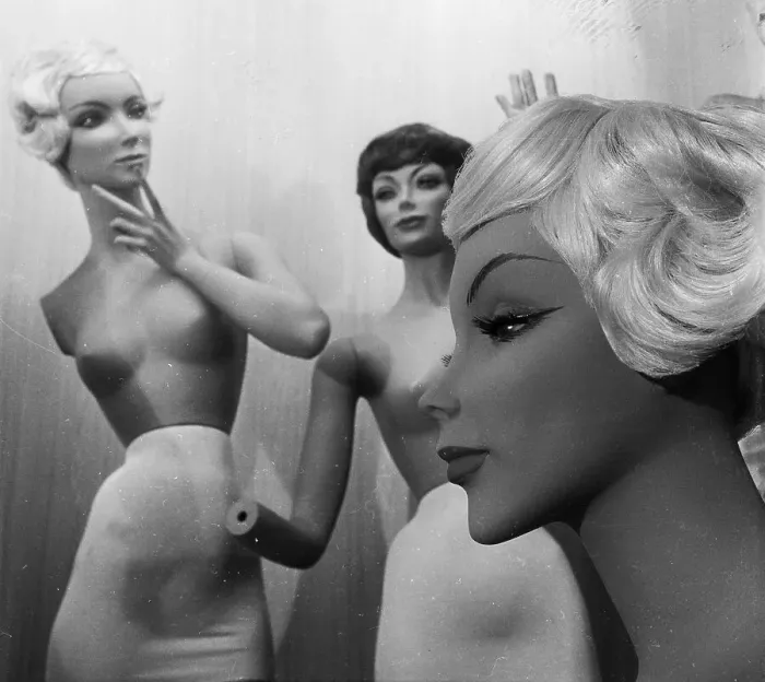 Framed Print : Armless. August 1961: Almost completed mannequins await some final touches Framed Print : Armless. August 1961: Almost completed mannequins await some final touches