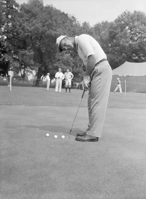 Framed Print : Arnold Palmer Practicing His Putting Framed Print : Arnold Palmer Practicing His Putting