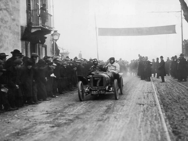 Arrivo. A Peugeot reaches the finish-line of a twin race in Italy, circa 1895