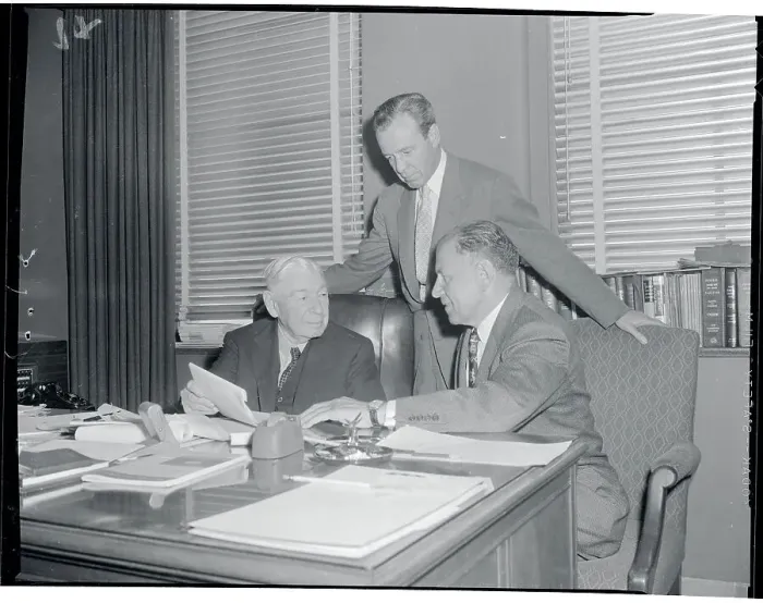 Framed Print : Arthur Davis Conducting a Meeting with Colleagues Framed Print : Arthur Davis Conducting a Meeting with Colleagues