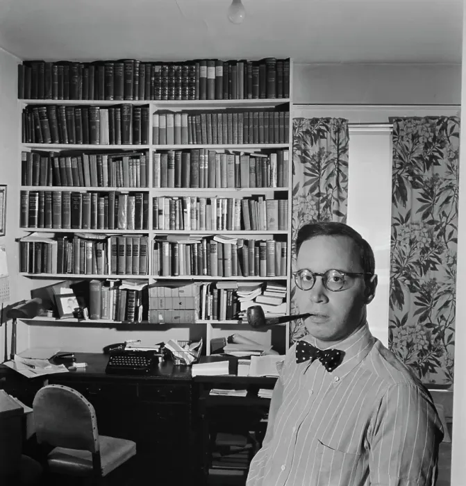 Framed Print : Arthur M. Schlesinger Jr Framed Print : Arthur M. Schlesinger Jr
