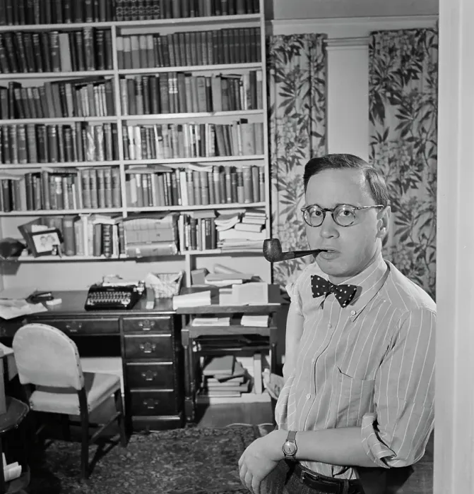 Framed Print : Arthur M. Schlesinger Jr Framed Print : Arthur M. Schlesinger Jr