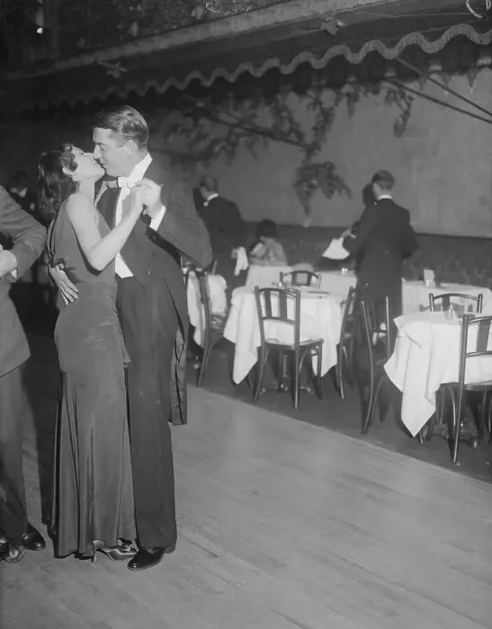 Framed Print : Arthur Swanstrom and Eileen Healy Slow Dancing Framed Print : Arthur Swanstrom and Eileen Healy Slow Dancing