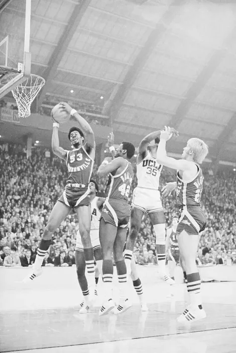 Framed Print : Artis Gilmore Attempting to Make Shot Framed Print : Artis Gilmore Attempting to Make Shot