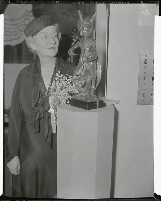 Framed Print : Artist Miss Malvina Hoffman Standing Next to Sculpture Framed Print : Artist Miss Malvina Hoffman Standing Next to Sculpture