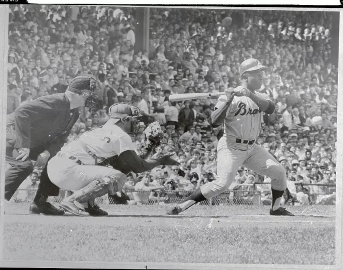 Framed Print : Atlanta Braves Hank Aaron at Bat Framed Print : Atlanta Braves Hank Aaron at Bat