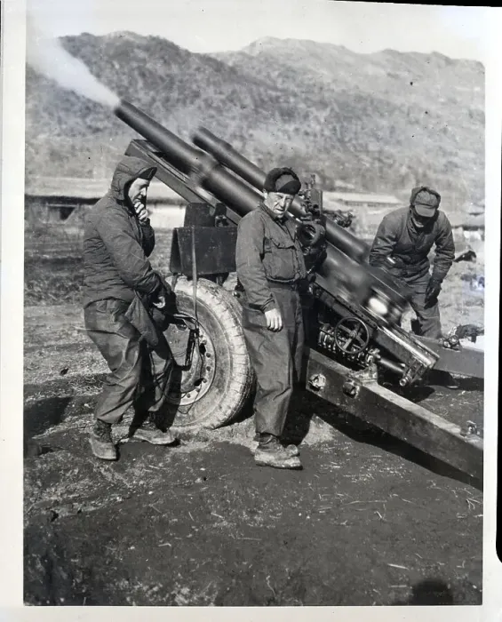 Framed Print : Un Atrillery Unit Fires Howitzer Framed Print : Un Atrillery Unit Fires Howitzer