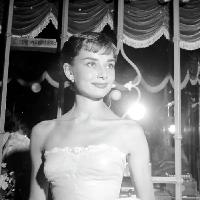 Framed Print : Audrey Hepburn Framed Print : Audrey Hepburn