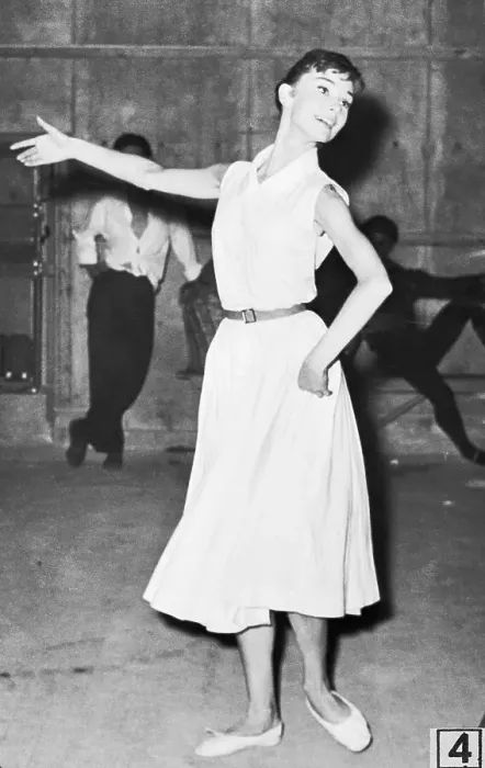 Framed Print : Audrey Hepburn Dancing the Gavotte