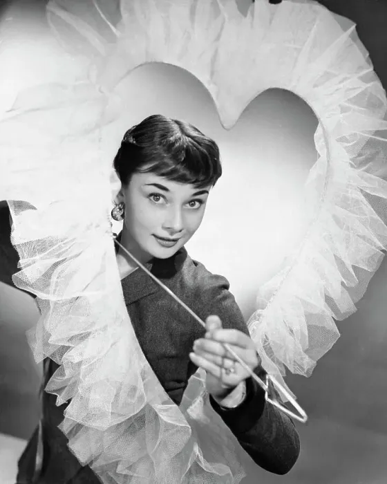 Framed Print : Audrey Hepburn with Heart and Arrow Framed Print : Audrey Hepburn with Heart and Arrow