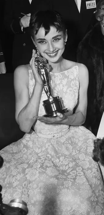 Framed Print : Audrey Hepburn Holding Oscar Framed Print : Audrey Hepburn Holding Oscar