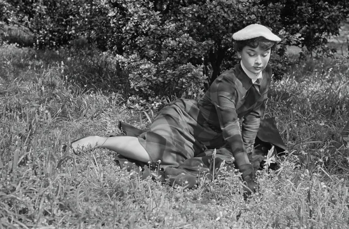 Framed Print : Audrey Hepburn At Kew Gardens Framed Print : Audrey Hepburn At Kew Gardens