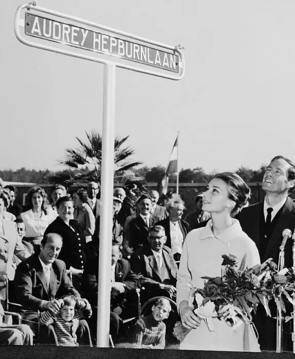 Framed Print : Audrey Hepburn and Mel Ferrer Looking at Street Sign Framed Print : Audrey Hepburn and Mel Ferrer Looking at Street Sign