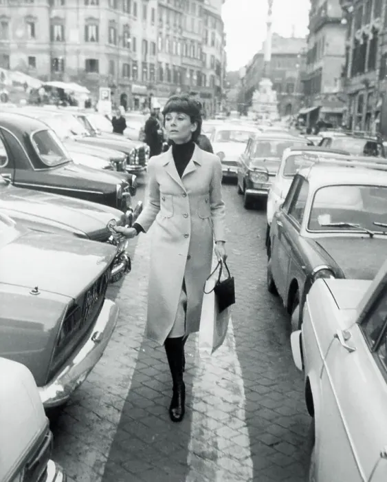 Framed Print : Audrey Hepburn in Rome Parking Lot