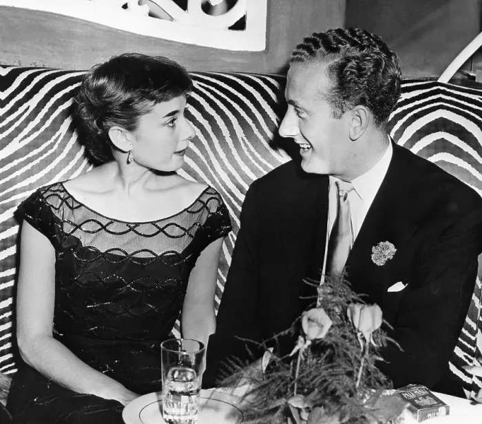 Framed Print : Audrey Hepburn Seated with James Hanson Framed Print : Audrey Hepburn Seated with James Hanson