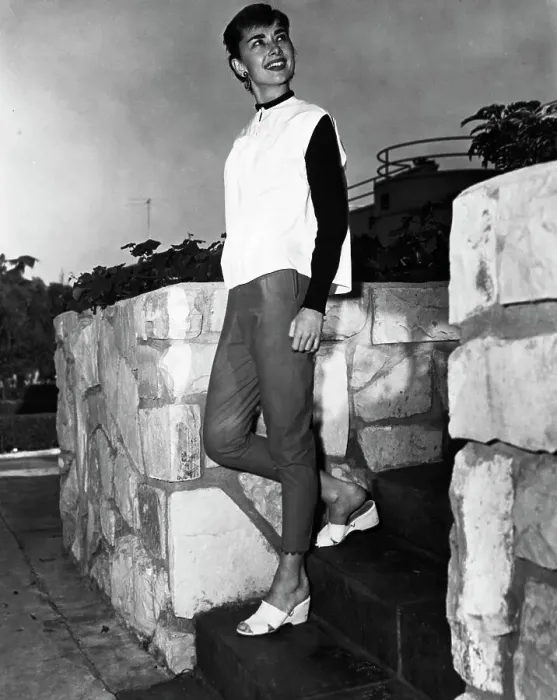 Framed Print : Audrey Hepburn Standing on Steps Framed Print : Audrey Hepburn Standing on Steps