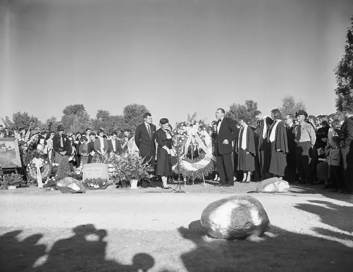 James Dean Memorial Service Print 9/30/1955. Art Prints, Posters