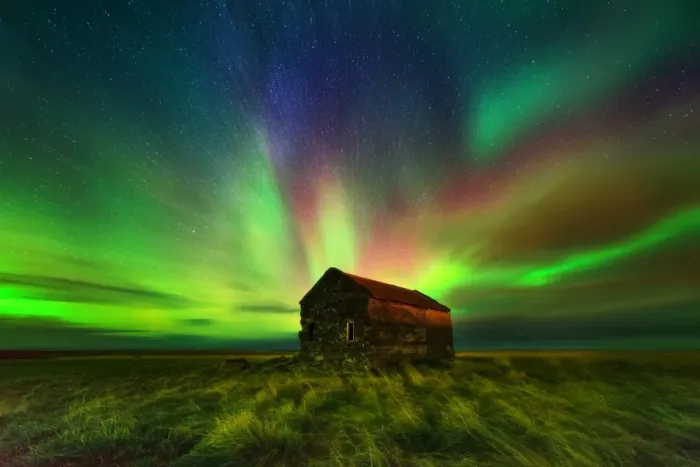 Framed Print : Aurora Borealis above Barn Framed Print : Aurora Borealis above Barn