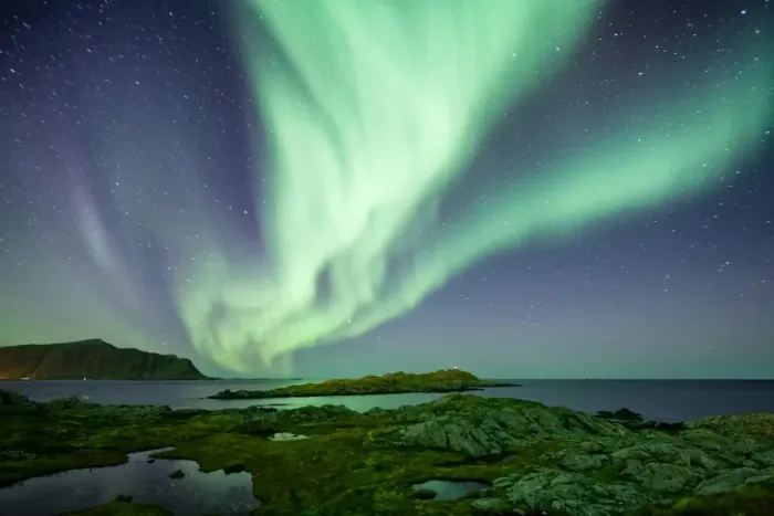 Framed Print : Aurora borealis, Felsen, Insel, Leuchtturm, Lofoten, Nacht, Nordlicht, Nordmeer, Norwegen Framed Print : Aurora borealis, Felsen, Insel, Leuchtturm, Lofoten, Nacht, Nordlicht, Nordmeer, Norwegen