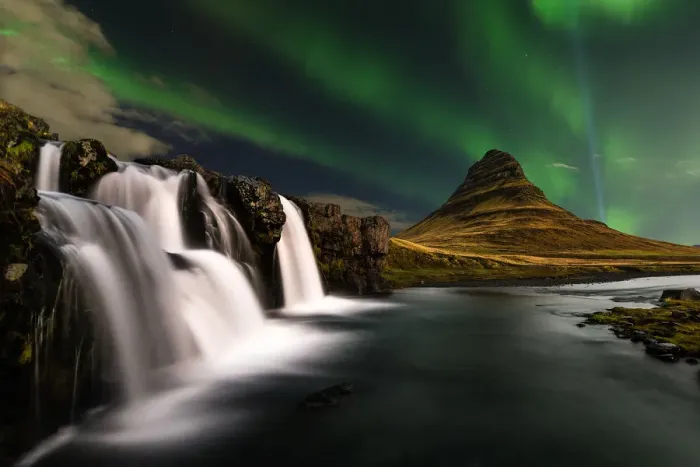 Framed Print : Aurora Borealis over Kirkjufell Framed Print : Aurora Borealis over Kirkjufell