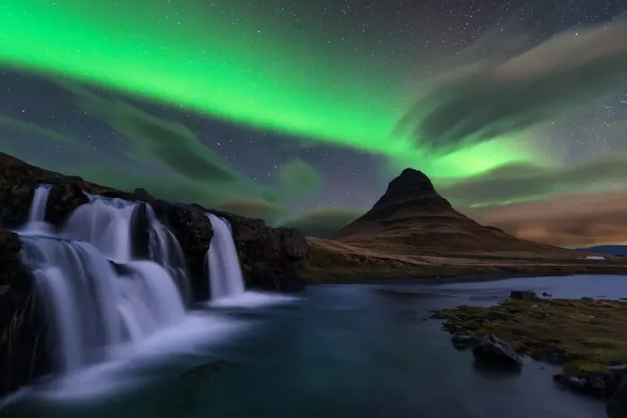 Framed Print : Aurora Borealis over Kirkjufell Framed Print : Aurora Borealis over Kirkjufell
