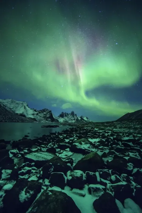 Framed Print : Aurora borealis over Tombstone mountain Framed Print : Aurora borealis over Tombstone mountain
