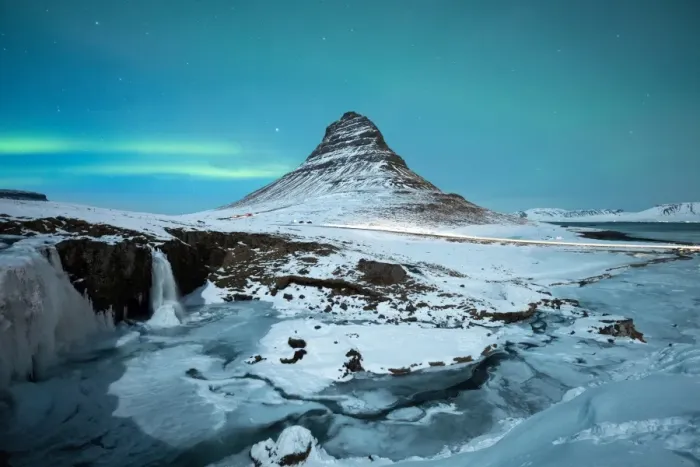Framed Print : Aurora over Kirkjufell mountain Framed Print : Aurora over Kirkjufell mountain