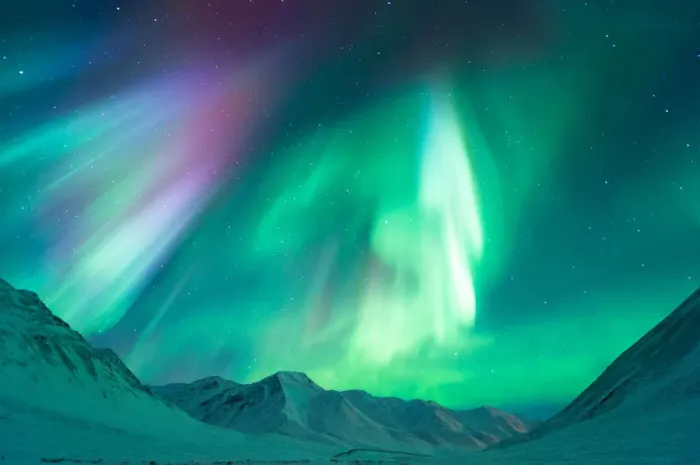 Framed Print : Aurora above mountains Framed Print : Aurora above mountains
