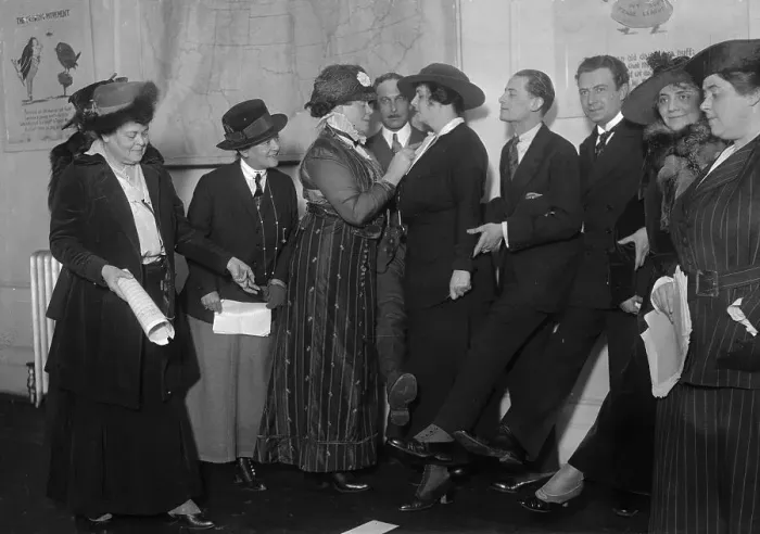 Framed Print : Author Alva Belmont Attending Suffragist Fundraiser Framed Print : Author Alva Belmont Attending Suffragist Fundraiser