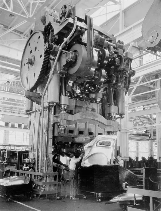 Framed Print : Auto Production 1935, Pontiac, Michigan