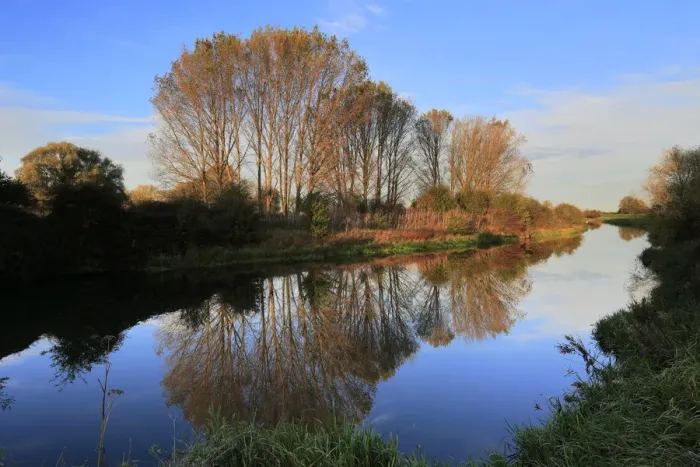 Framed Print : Autumn colours, River Welland, Peakirk village Framed Print : Autumn colours, River Welland, Peakirk village