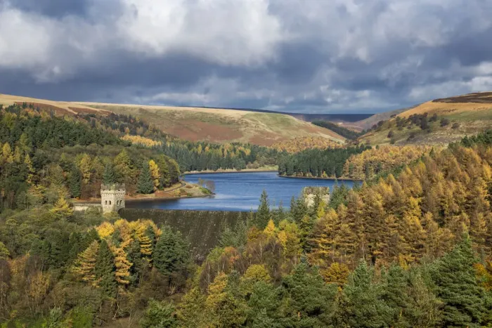 Framed Print : Autumn scenery in the Upper Derwent valley, Derbyshire Framed Print : Autumn scenery in the Upper Derwent valley, Derbyshire
