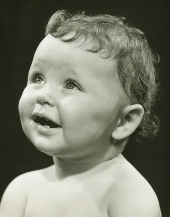 Framed Print : Baby boy (12-18 months) looking upwards, (B&W), close-up Framed Print : Baby boy (12-18 months) looking upwards, (B&W), close-up