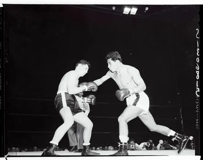 Framed Print : Baby Vasquez Boxing Against Carmelo Costa Framed Print : Baby Vasquez Boxing Against Carmelo Costa