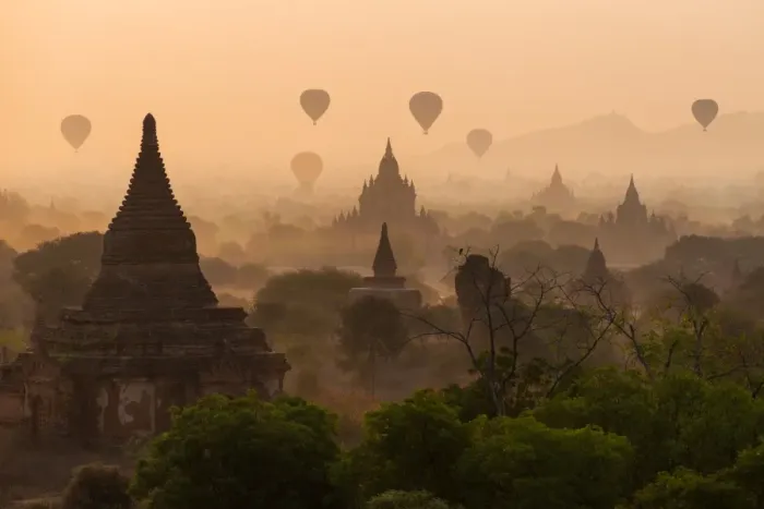 Framed Print : Bagan with the balloons, Myanmar