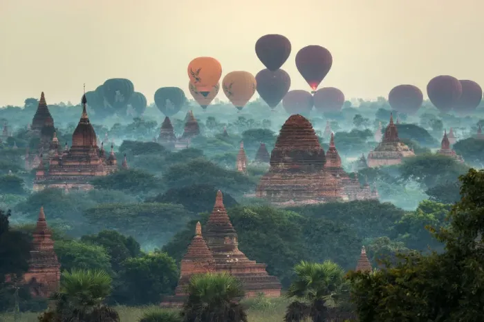 Framed Print : Bagan, balloons starter flying over ancient temples Framed Print : Bagan, balloons starter flying over ancient temples